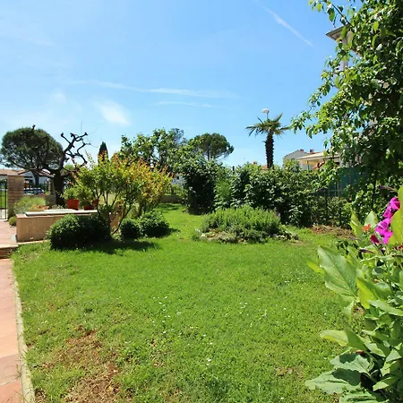 Charmantes Nur 700 Meter Zum Mit Garten, Waschmaschine, Wifi Apartment