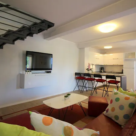 Charmantes Nur 700 Meter Zum Mit Garten, Waschmaschine, Wifi Poreč