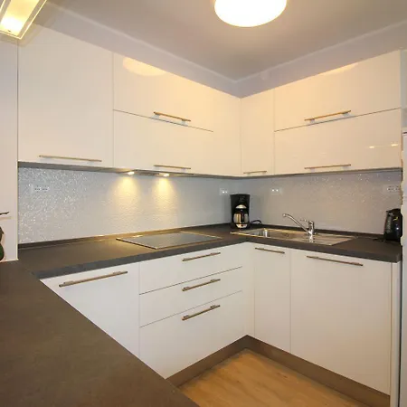 Charmantes Nur 700 Meter Zum Mit Garten, Waschmaschine, Wifi Apartment Poreč