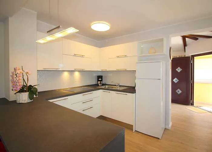 Charmantes Nur 700 Meter Zum Mit Garten, Waschmaschine, Wifi Apartment *