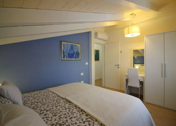 Apartment Charmantes Nur 700 Meter Zum Mit Garten, Waschmaschine, Wifi Poreč