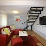 Charmantes Nur 700 Meter Zum Mit Garten, Waschmaschine, Wifi Apartment Porec