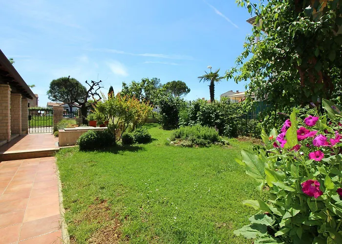 Charmantes Nur 700 Meter Zum Mit Garten, Waschmaschine, Wifi Διαμέρισμα