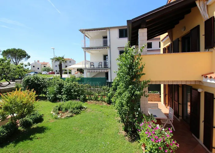 Charmantes Nur 700 Meter Zum Mit Garten, Waschmaschine, Wifi Lejlighed
