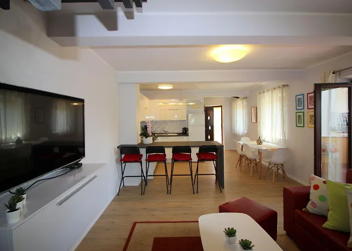 Διαμέρισμα Charmantes Nur 700 Meter Zum Mit Garten, Waschmaschine, Wifi